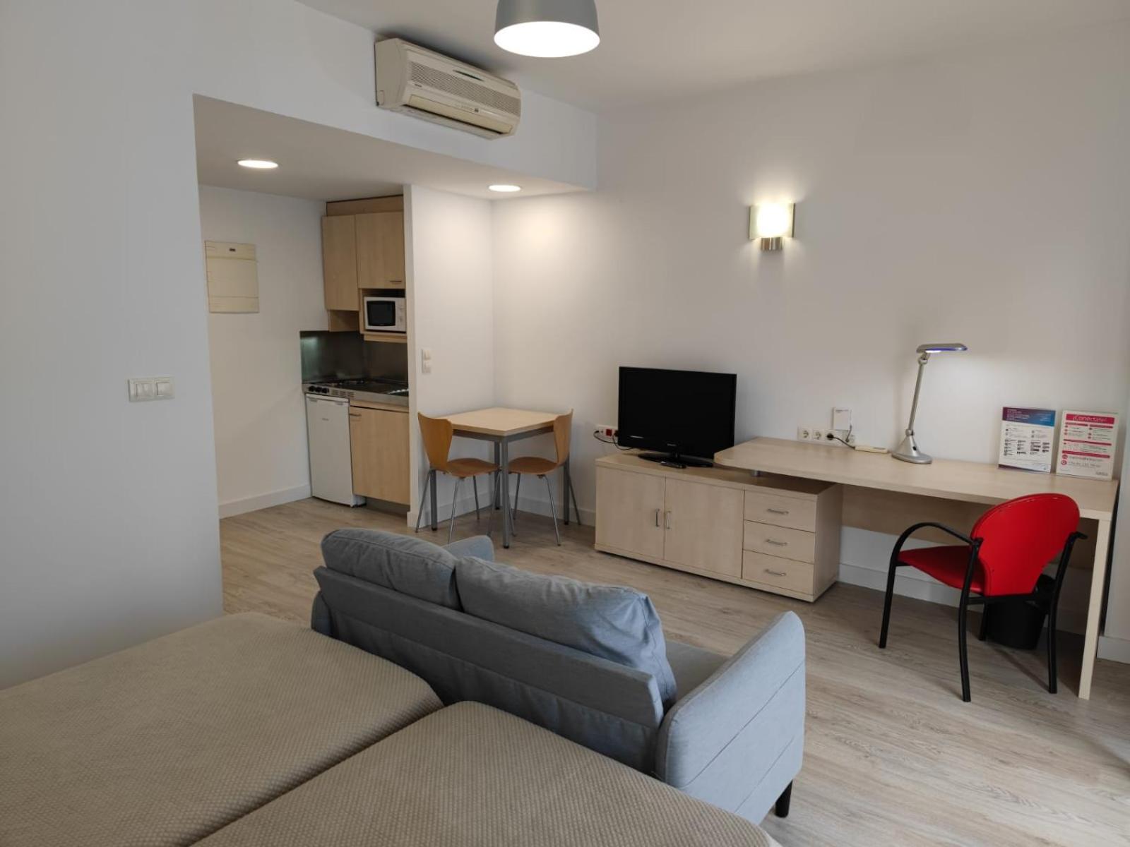 Residencia Universitaria Giner de Los Ríos Alcalá de Henares Exterior foto